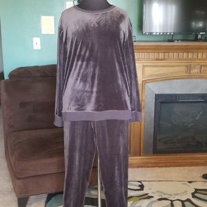 Velour set by Felina